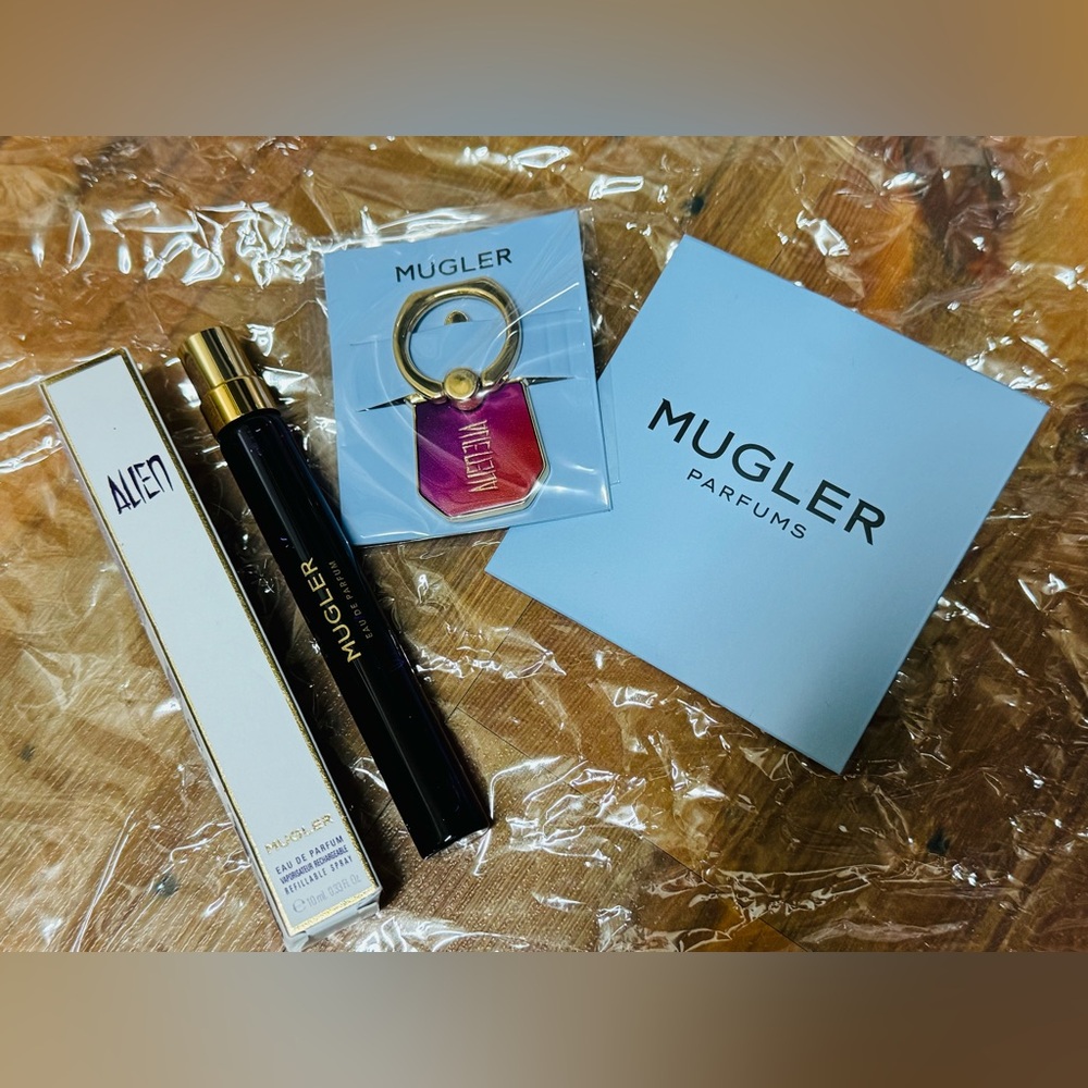 RARE New Mugler Alien Eau de Parfum and Alien Moblie Phone Key Ring Set & gift